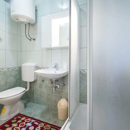 Apartman 7+ Blace